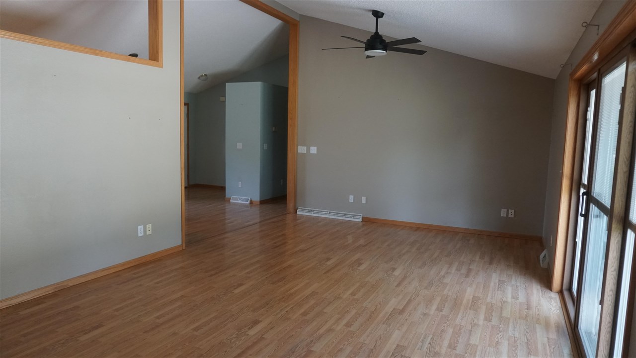 114 W Linn Street Lone Tree IA 52755