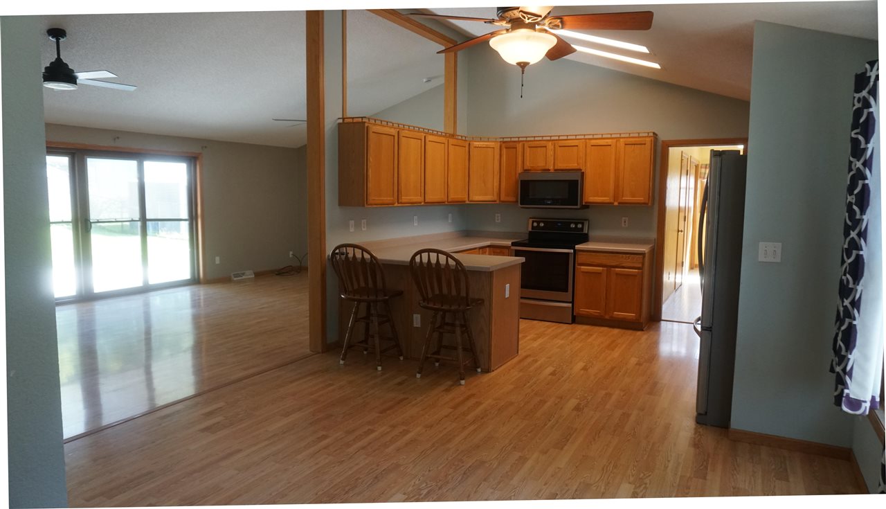 114 W Linn Street Lone Tree IA 52755
