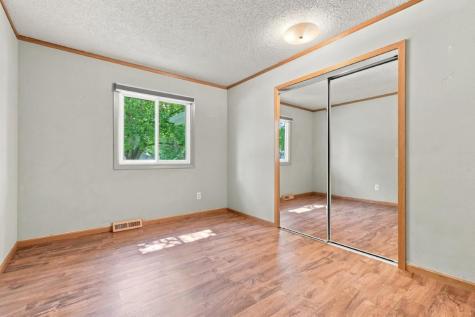1498 Valley View Drive Coralville IA 52242