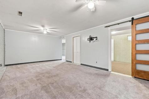 1498 Valley View Drive Coralville IA 52242