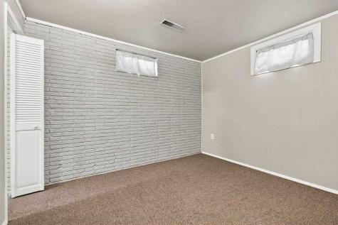 1498 Valley View Drive Coralville IA 52242