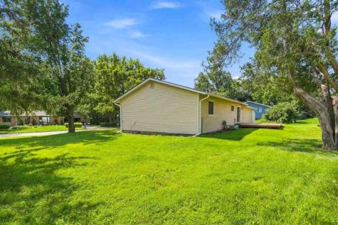 1498 Valley View Drive Coralville IA 52242