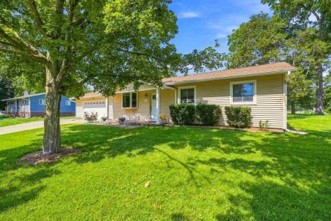 1498 Valley View Drive Coralville IA 52242