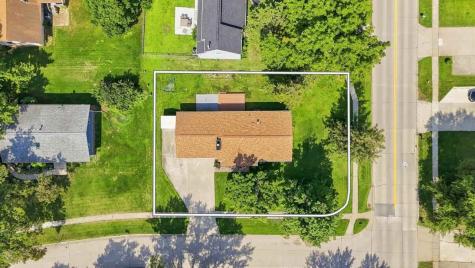 1498 Valley View Drive Coralville IA 52242