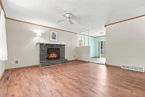 1498 Valley View Drive Coralville IA 52242