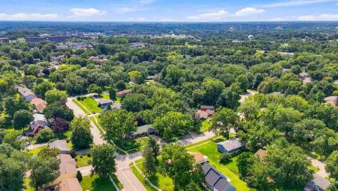 1498 Valley View Drive Coralville IA 52242