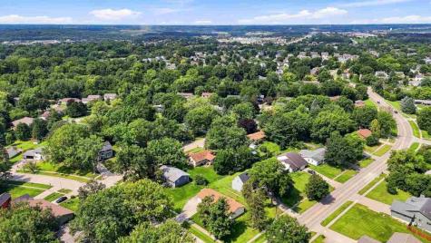 1498 Valley View Drive Coralville IA 52242