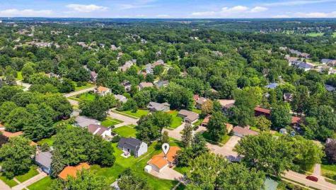 1498 Valley View Drive Coralville IA 52242