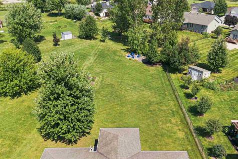 806 Wood Lily Road Solon IA 52333
