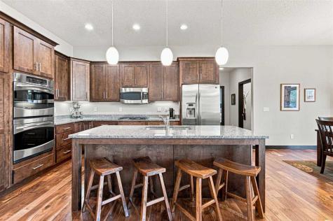 806 Wood Lily Road Solon IA 52333