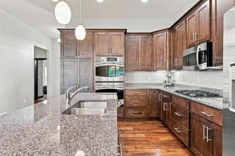 806 Wood Lily Road Solon IA 52333