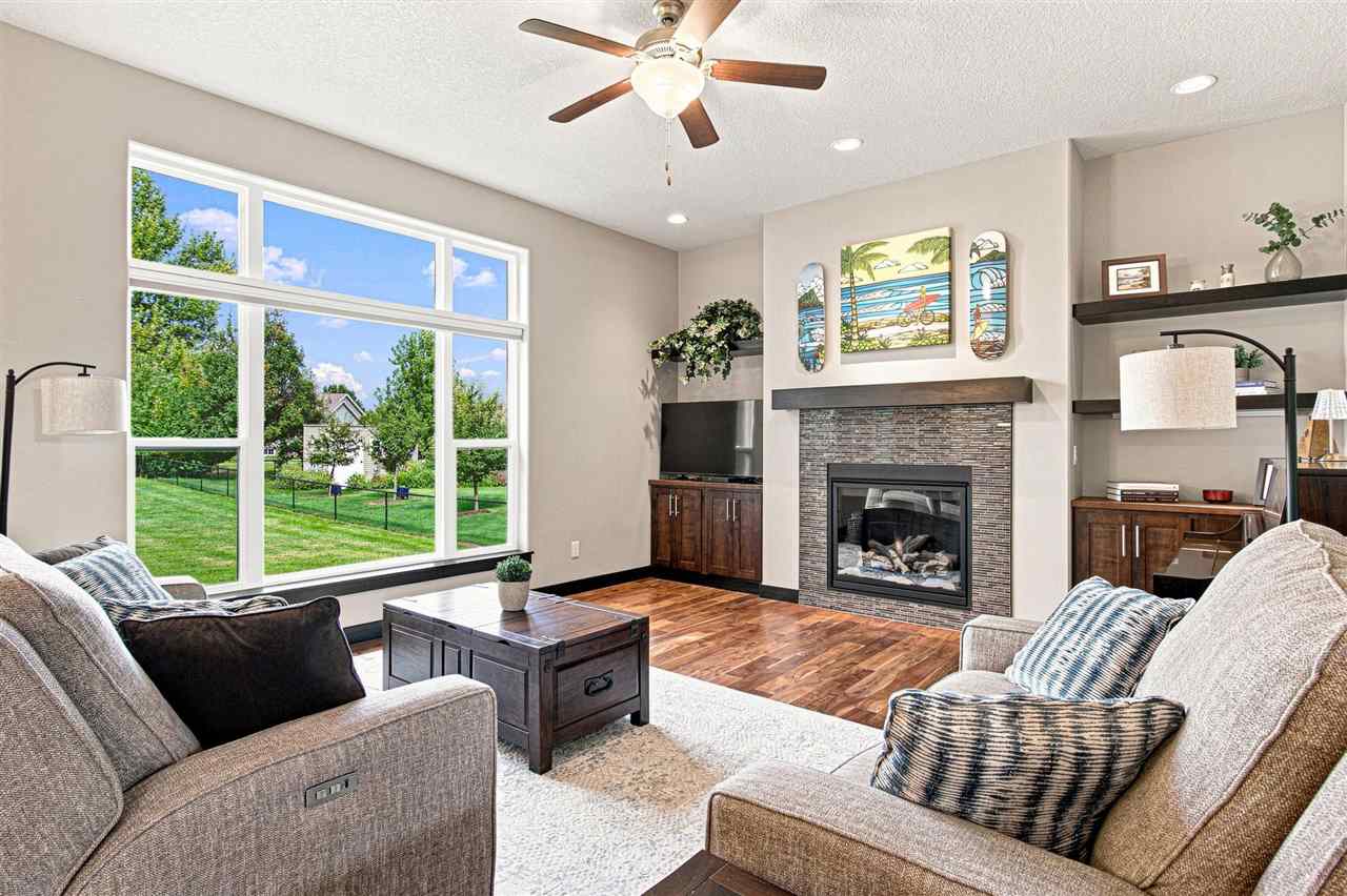 806 Wood Lily Road Solon IA 52333