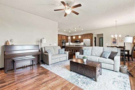 806 Wood Lily Road Solon IA 52333