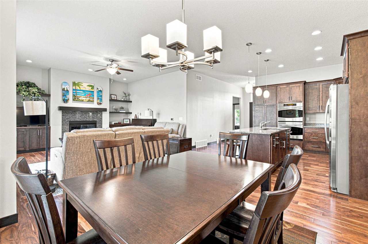 806 Wood Lily Road Solon IA 52333