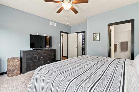 806 Wood Lily Road Solon IA 52333