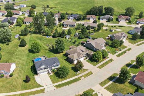 806 Wood Lily Road Solon IA 52333