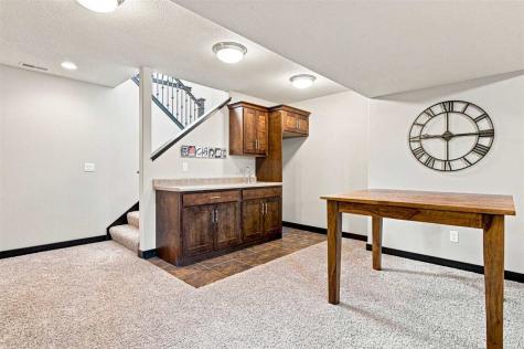 806 Wood Lily Road Solon IA 52333