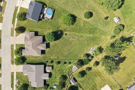 806 Wood Lily Road Solon IA 52333