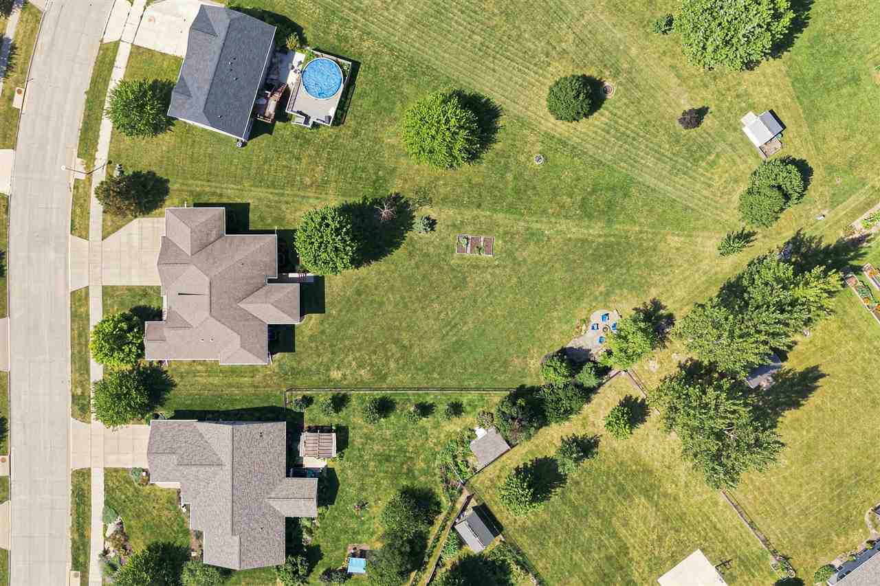 806 Wood Lily Road Solon IA 52333
