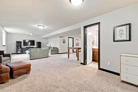806 Wood Lily Road Solon IA 52333