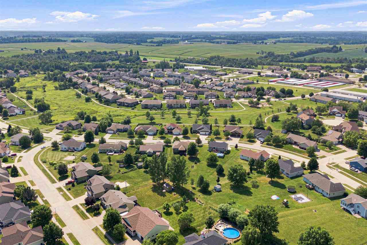 806 Wood Lily Road Solon IA 52333