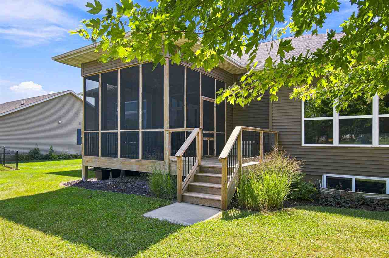 806 Wood Lily Road Solon IA 52333