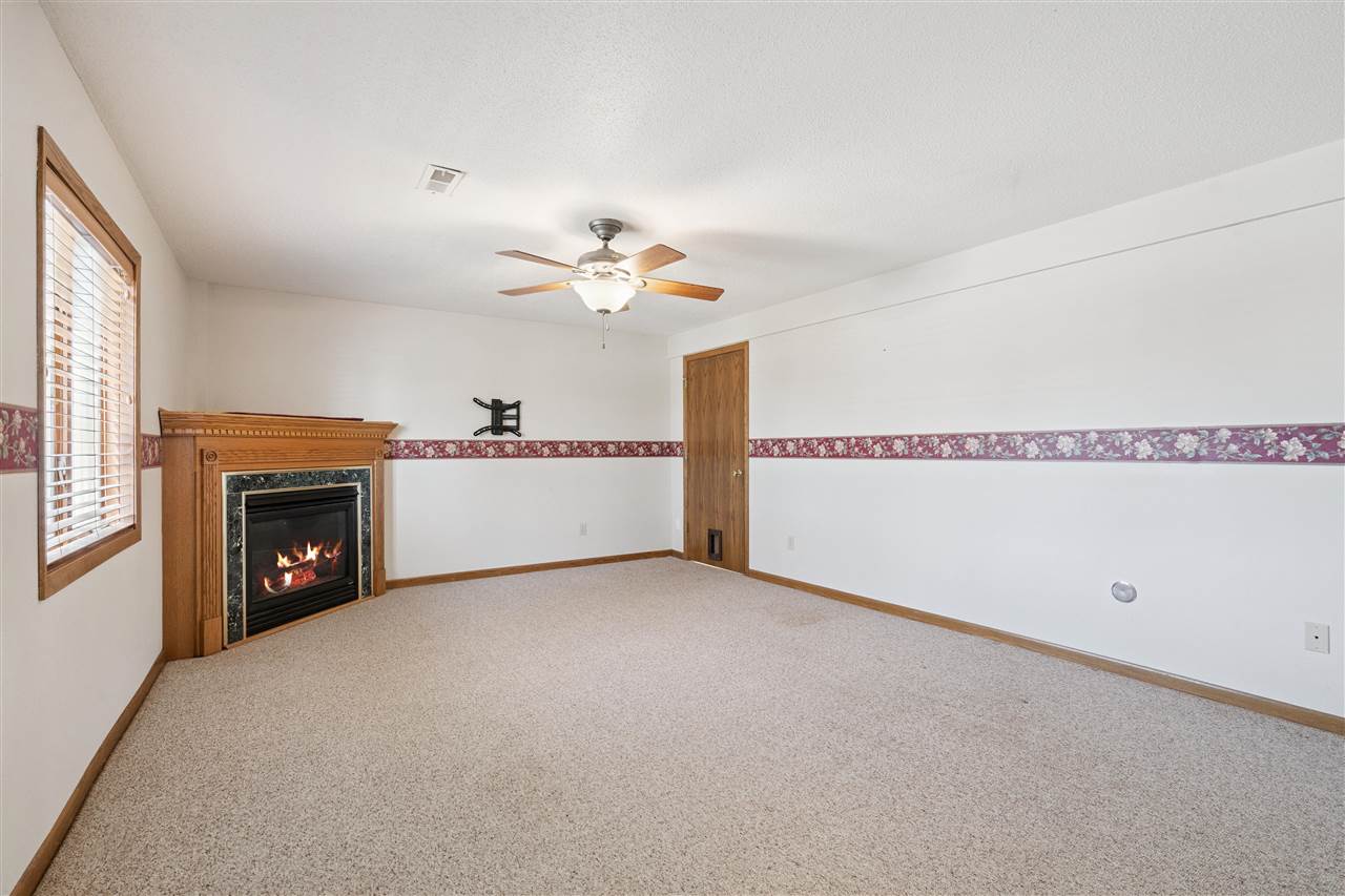142 Scott Drive West Branch IA 52358