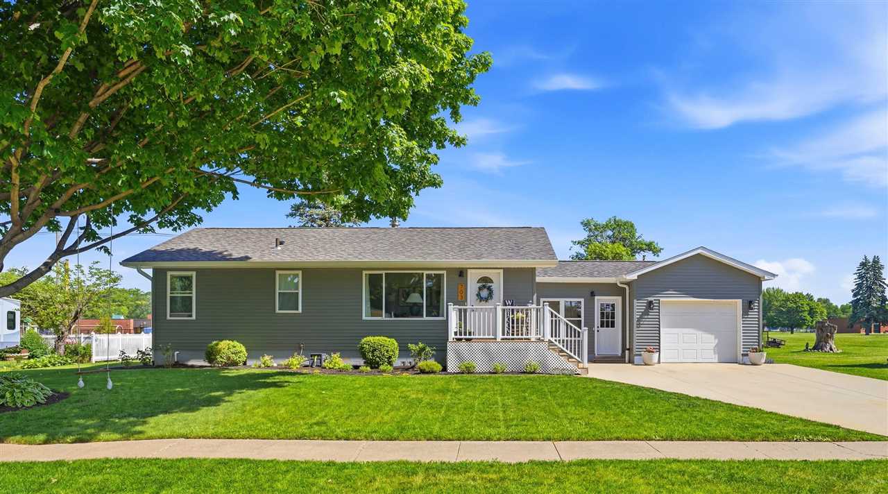 703 F Avenue Kalona IA 52247
