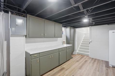 703 F Avenue Kalona IA 52247