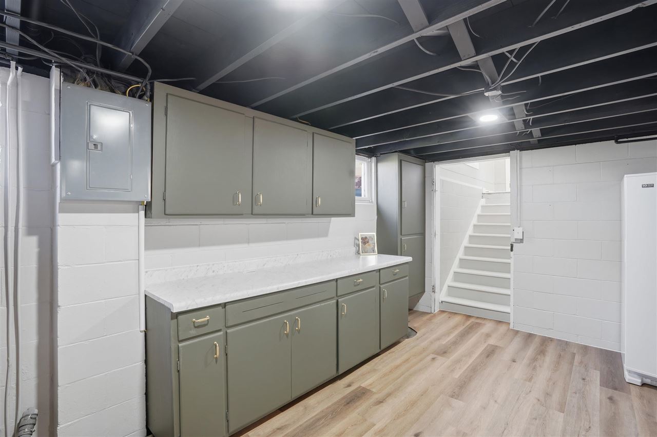703 F Avenue Kalona IA 52247