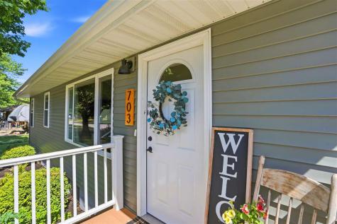 703 F Avenue Kalona IA 52247