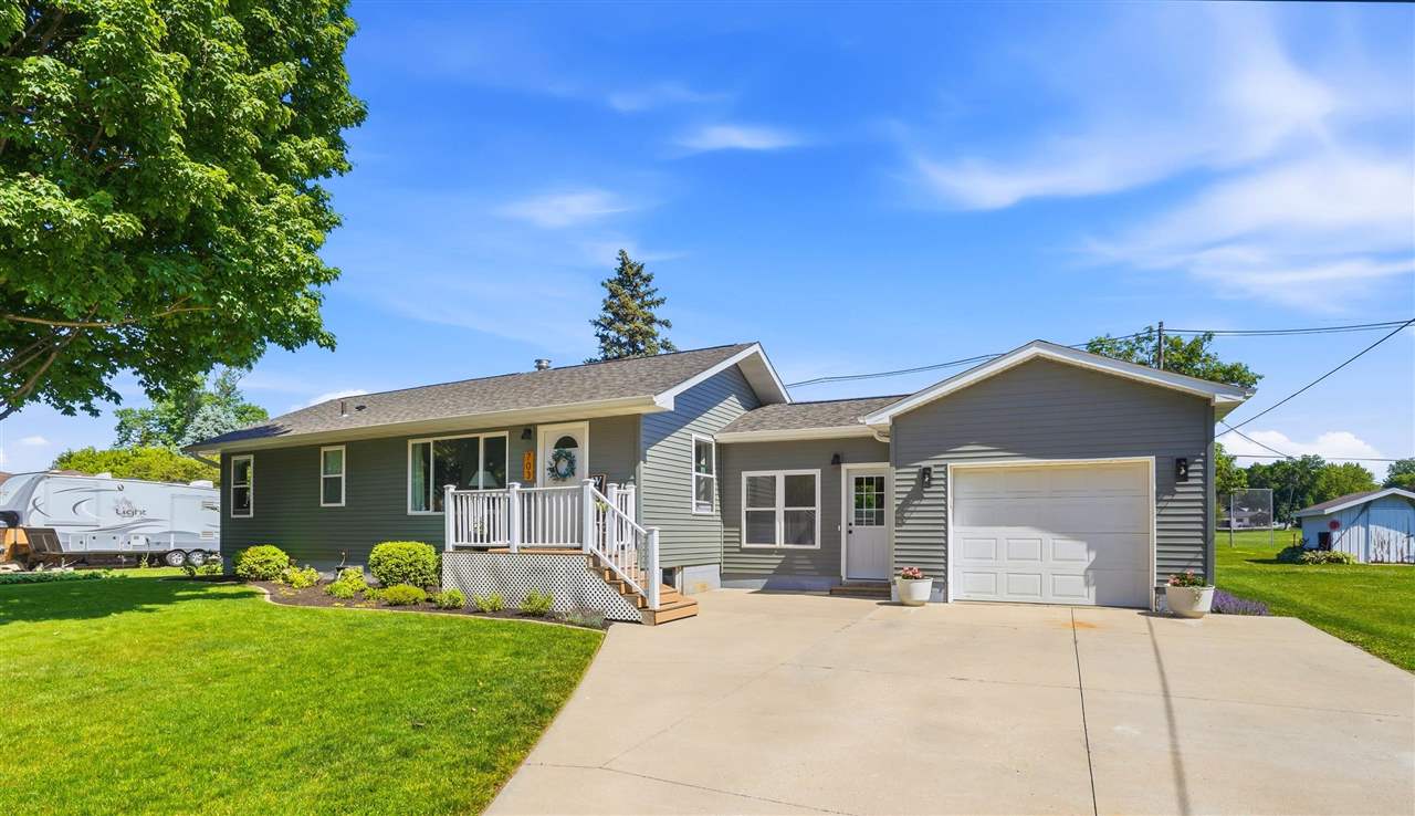 703 F Avenue Kalona IA 52247