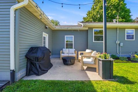 703 F Avenue Kalona IA 52247