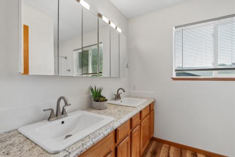 305 Westwood Road Williamsburg IA 52361