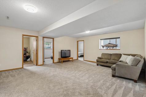 305 Westwood Road Williamsburg IA 52361