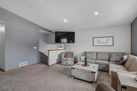 305 Westwood Road Williamsburg IA 52361