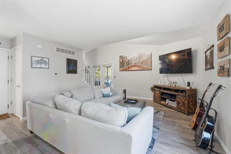 863 Boston Way Coralville IA 52241
