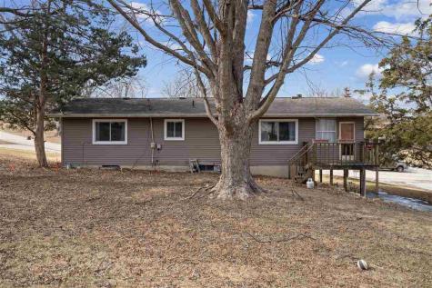 309 Pleasant View Drive NE Solon IA 52333