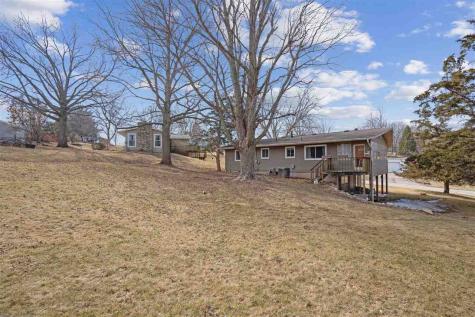 309 Pleasant View Drive NE Solon IA 52333