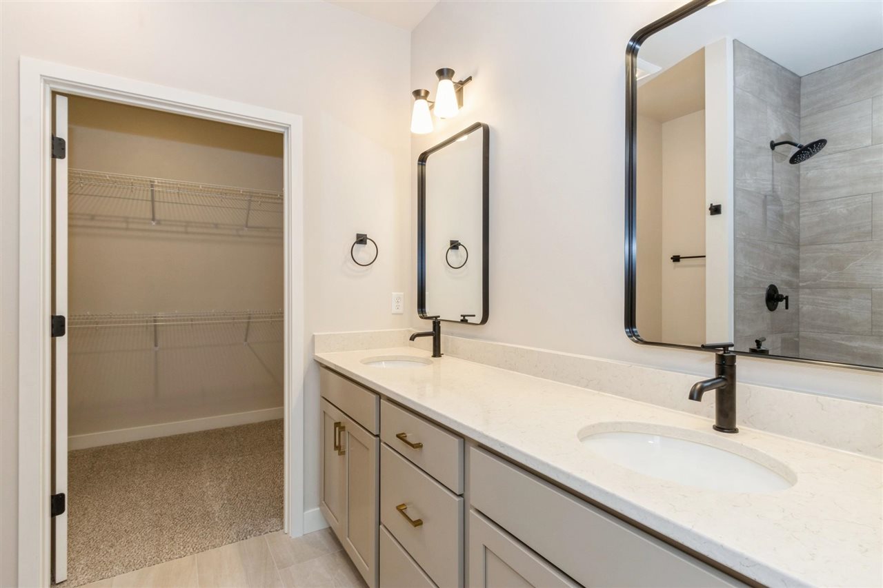 1044 Highland Trail Solon IA 52333