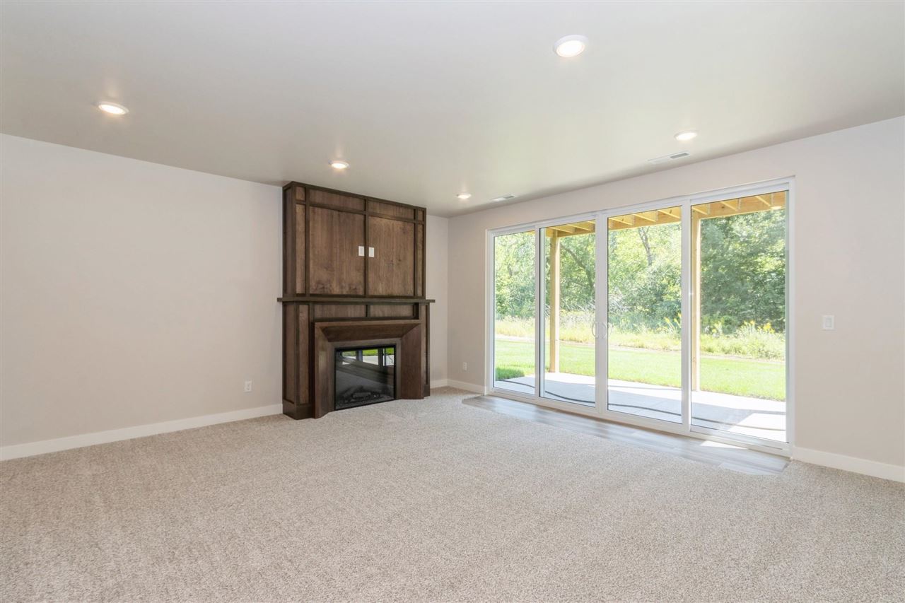 1044 Highland Trail Solon IA 52333