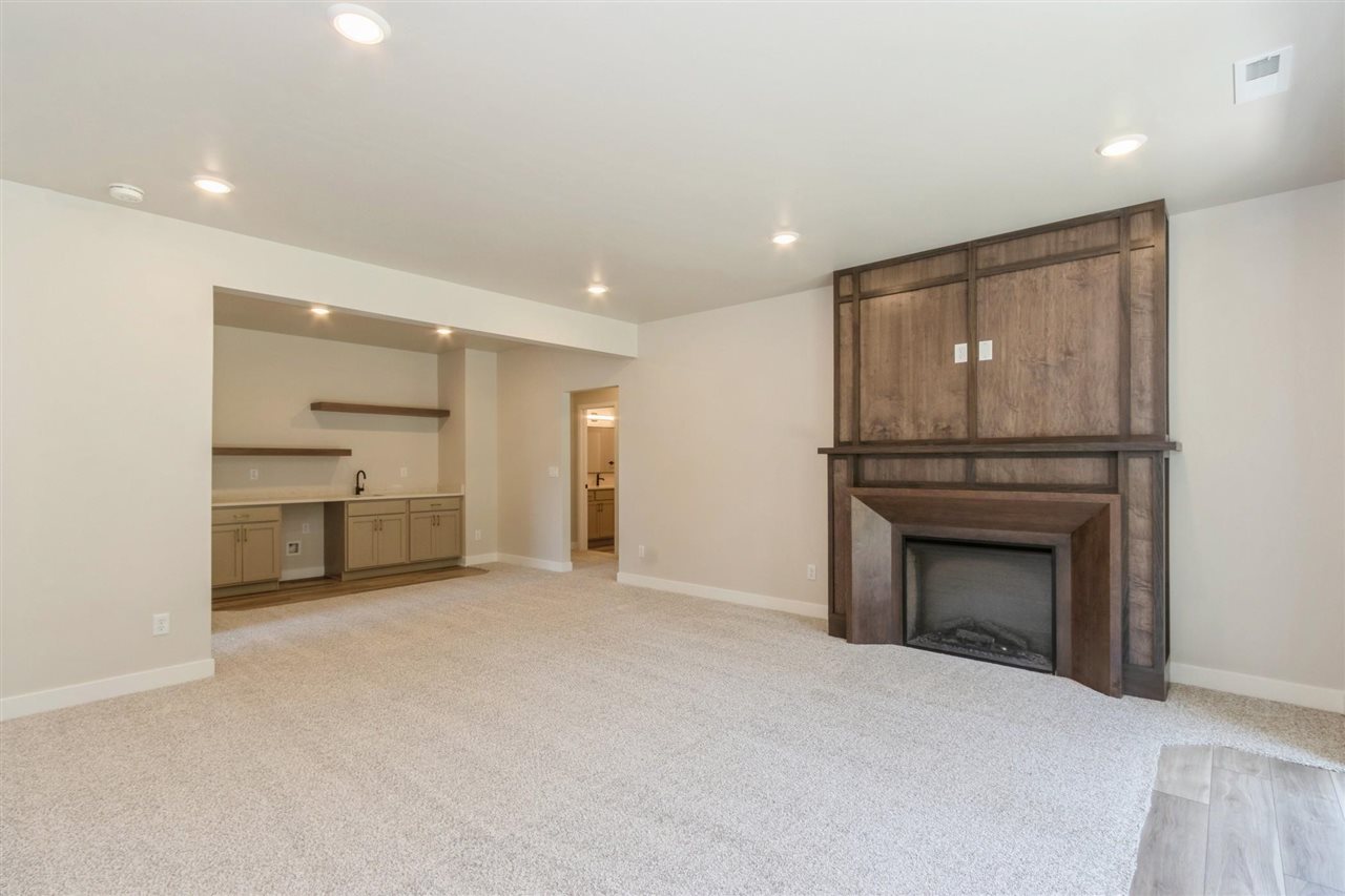 1044 Highland Trail Solon IA 52333