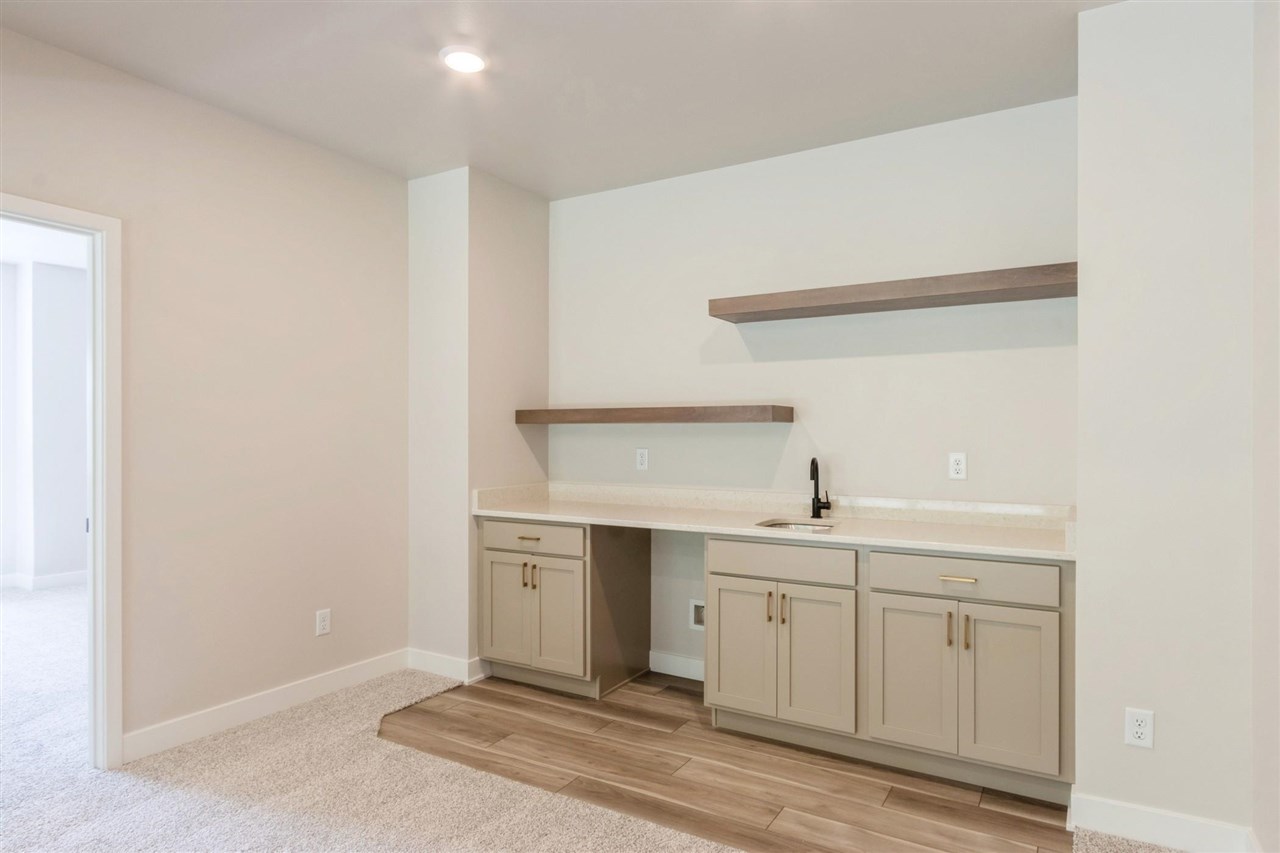 1044 Highland Trail Solon IA 52333