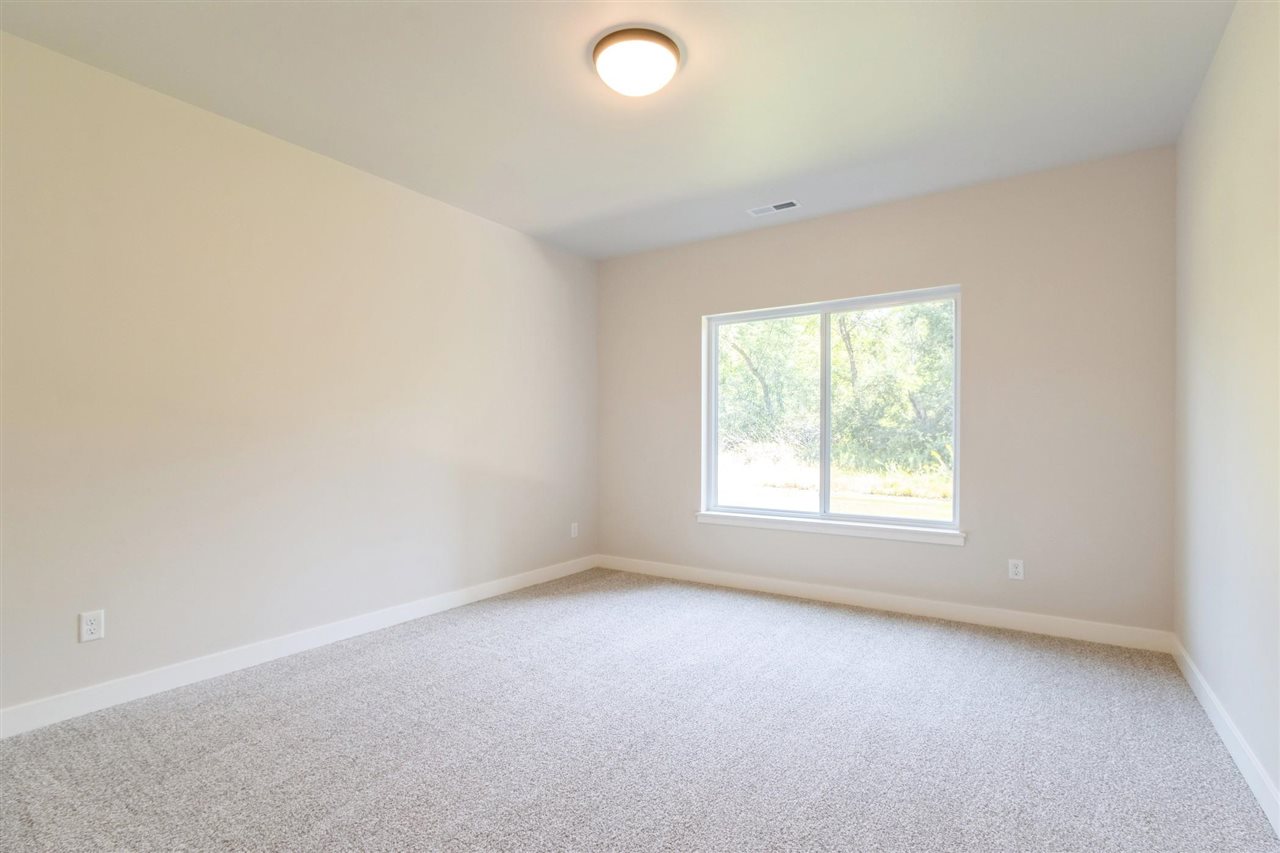 1044 Highland Trail Solon IA 52333