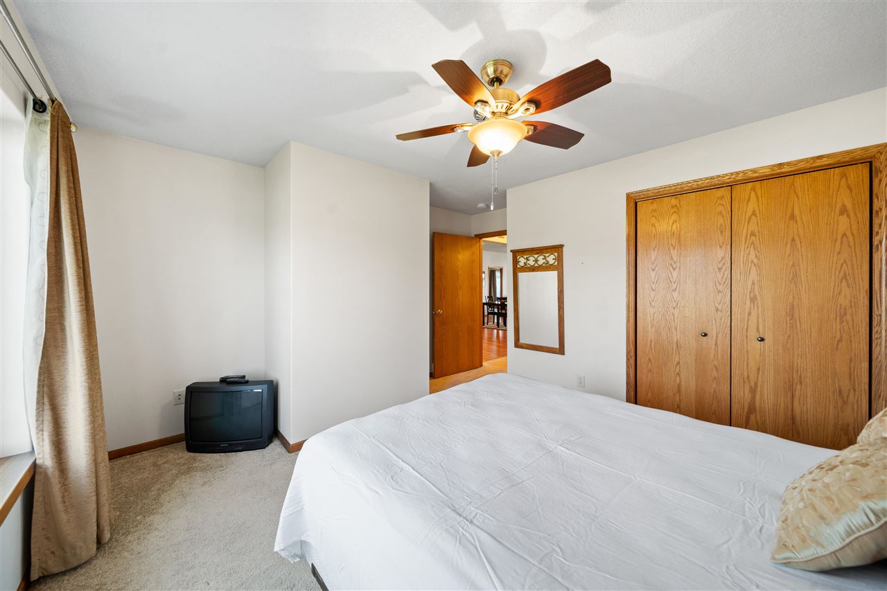 531 Bear Drive Tiffin IA 52340