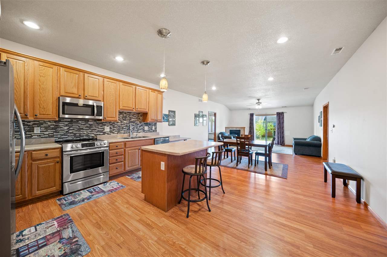 531 Bear Drive Tiffin IA 52340