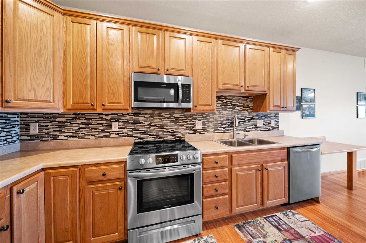 531 Bear Drive Tiffin IA 52340