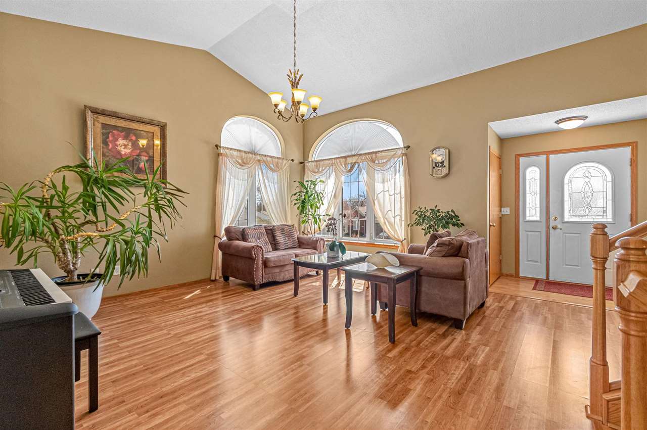 2043 Timber Lane Coralville IA 52241