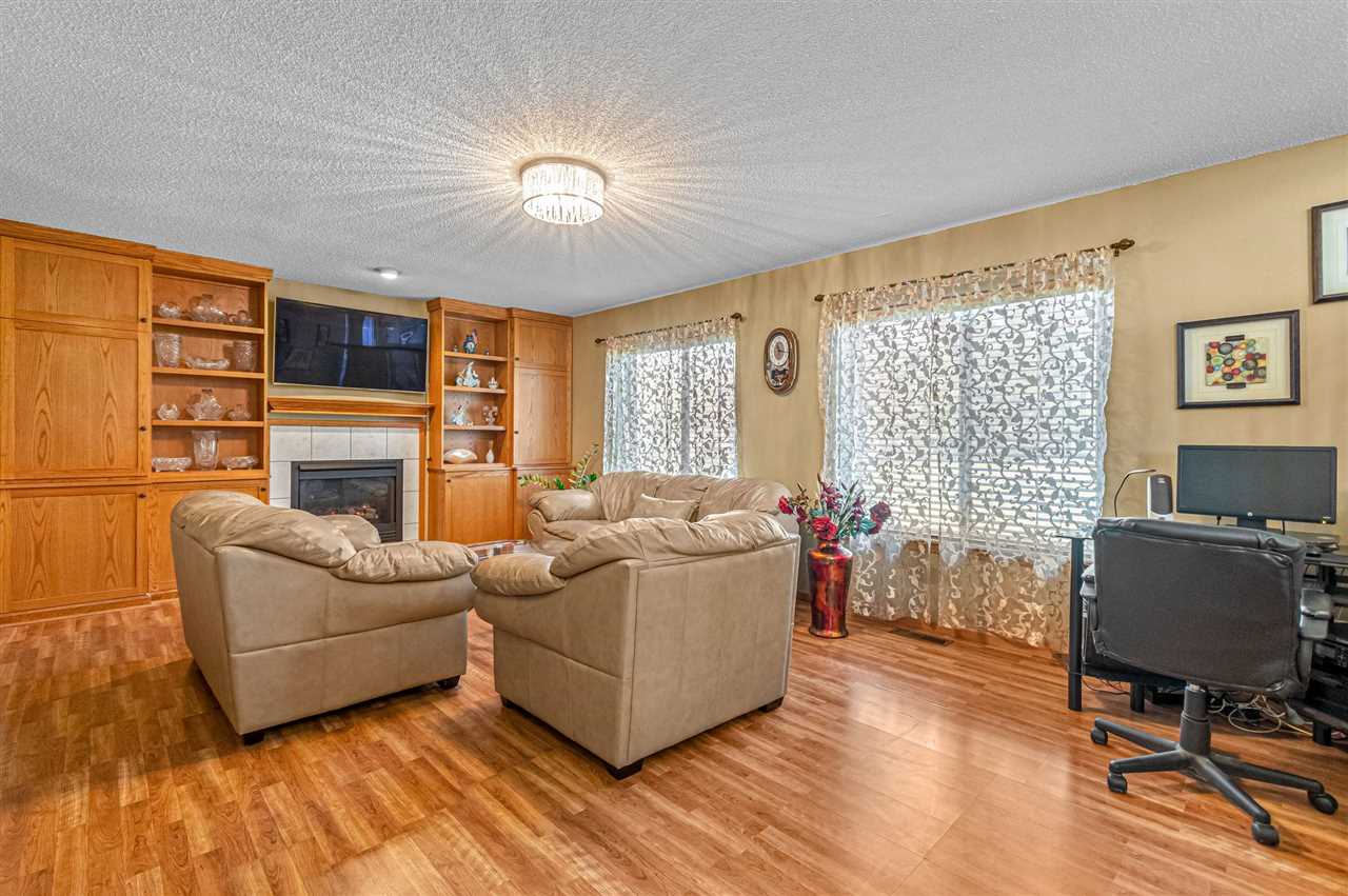 2043 Timber Lane Coralville IA 52241