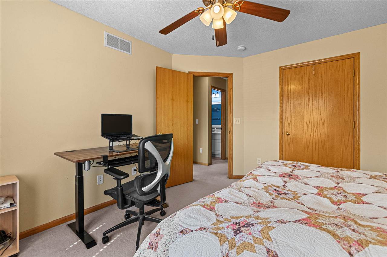 2043 Timber Lane Coralville IA 52241